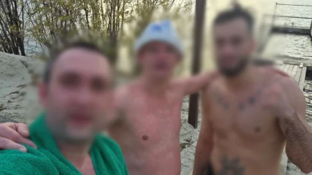 Выпускники центра «Гармония» на открытии сезона моржевания